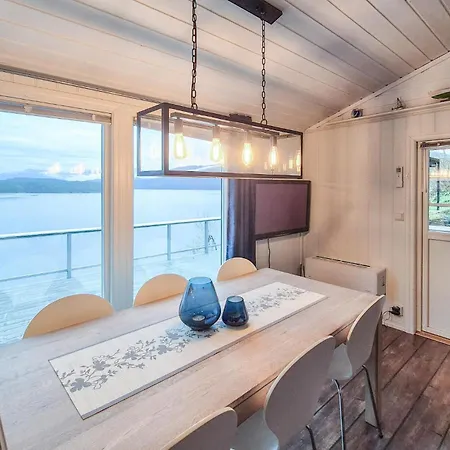 Amazing In Omastrand With Wifi * Gjuvsland