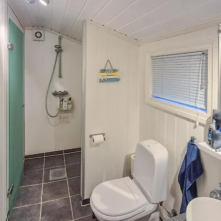 Lovely In Omastrand With Jacuzzi Holiday home *