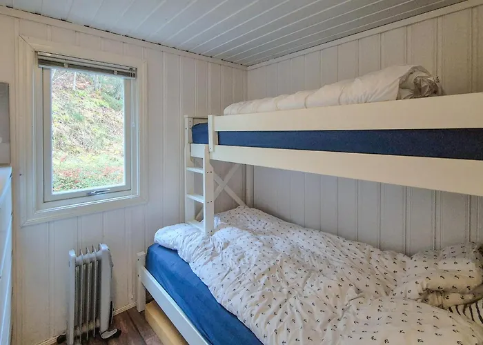 Amazing In Omastrand With Wifi Feriehus